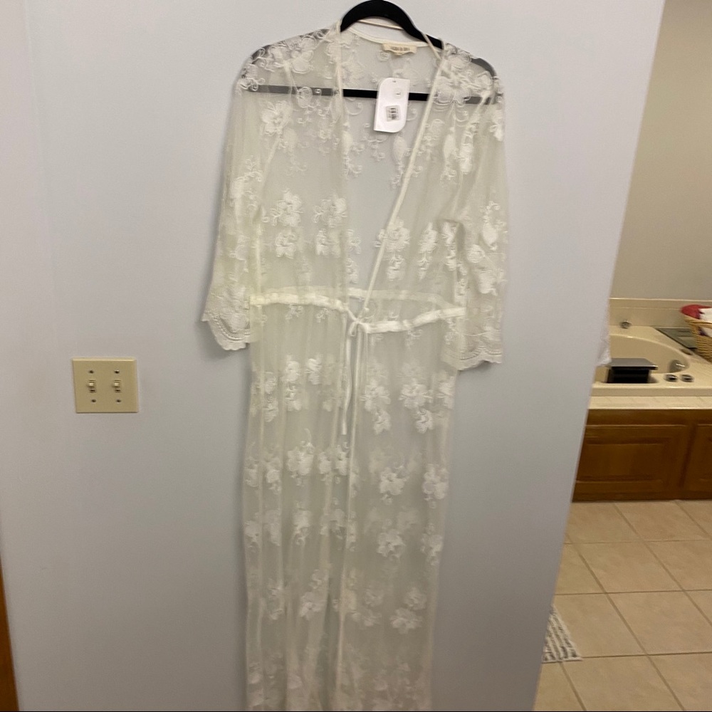 Lace Formal Robe - Picture 4 of 4